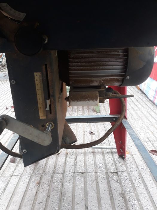 Circular de lemne foarte solid și foarte silentionos la 220v preț 1100