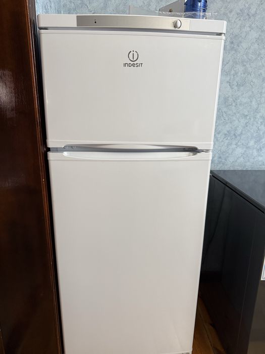 холодильник  Indesit