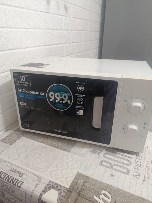 Продам микроволновку Samsung. Состояние отличное.