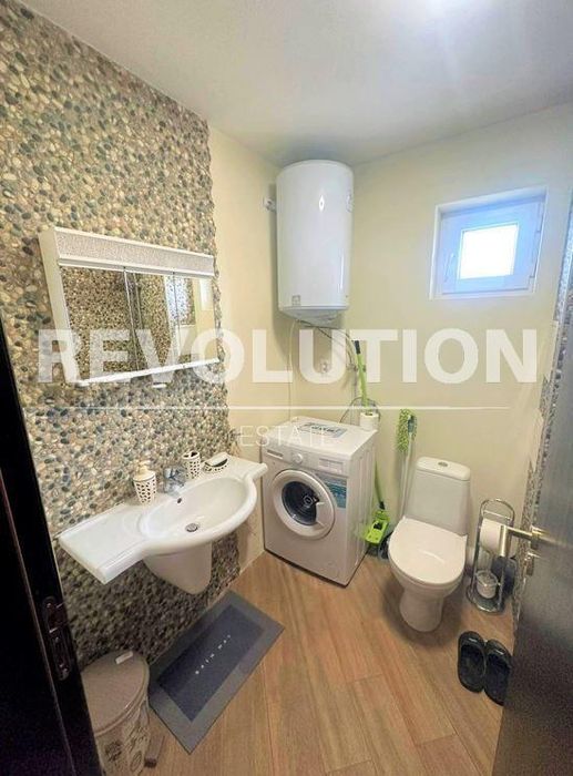 Двустаен апартамент в района на Св.Св. Константин и Елена!