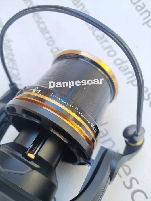 Mulinetă Feeder Crap PRO FL Strategist Distance 8000 tambur Long Cast