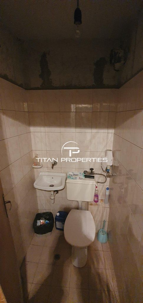 Дава се под наем Магазин в Бургас, Център - 20 кв.м за 229.5 € - Снимка #3