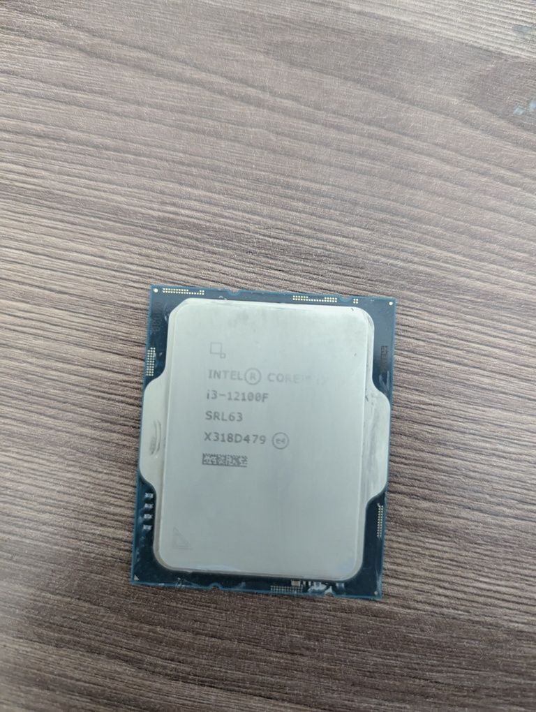 Продам i3 12100f