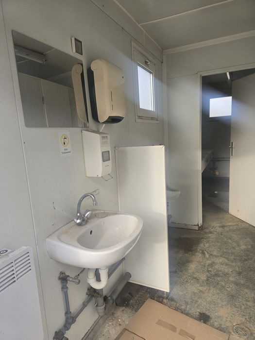 INCHIRIEZ container sanitar WC