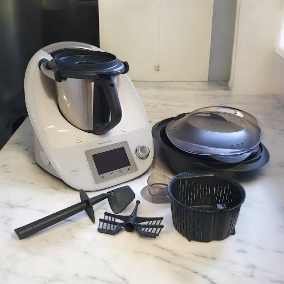 Многофункциональный кухонный комбайн Thermomix TM5