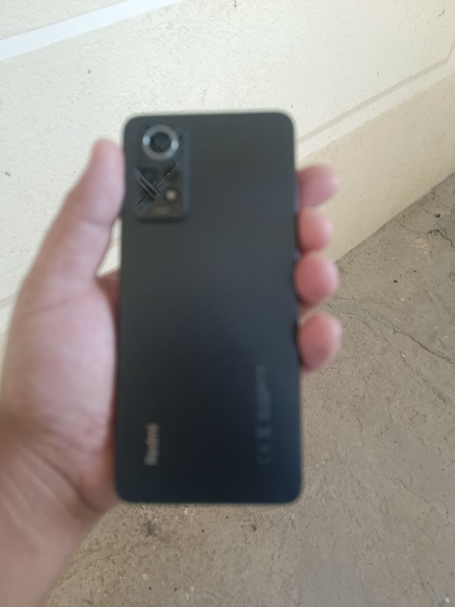 Redmi not 12 pro 256gb sotiladi holati yaxshi