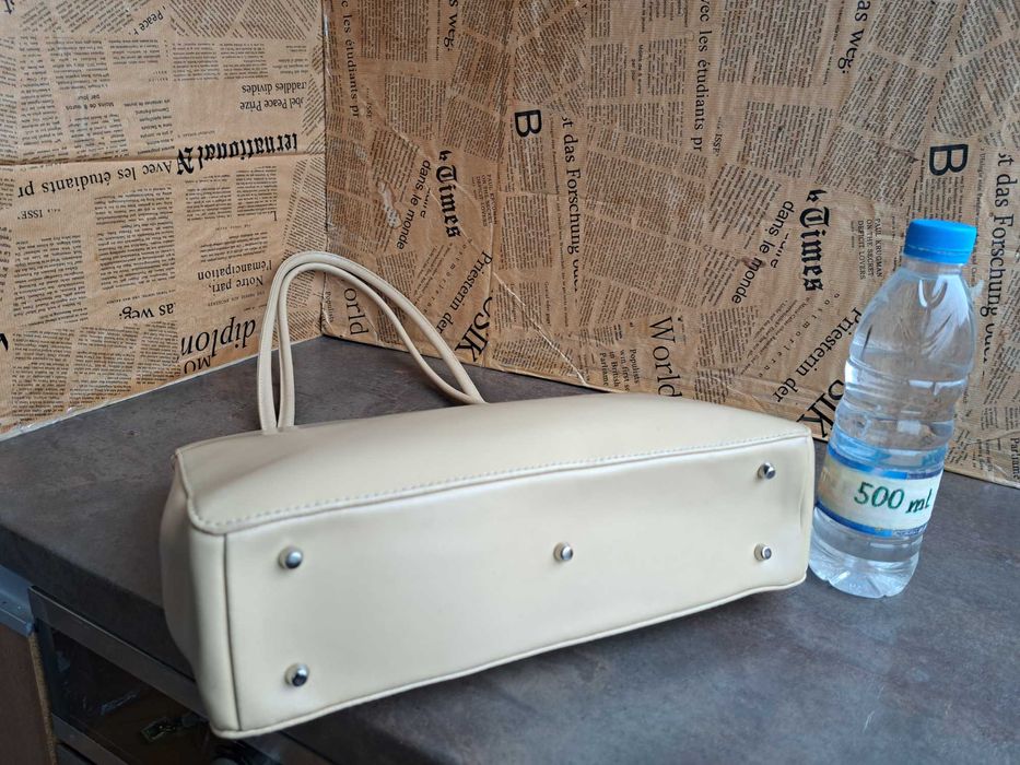 дамска чанта,бежова,кожена-естествена кожа