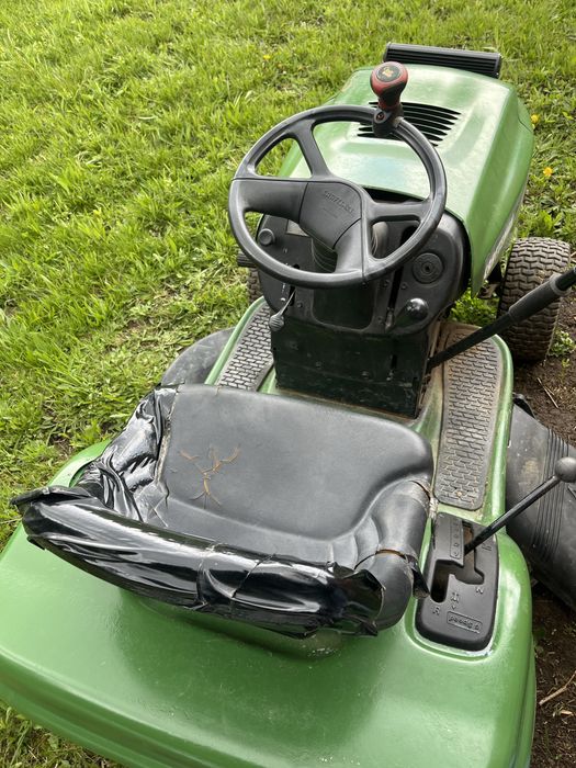 Tractoras tuns gazon Craftsman 17 cp