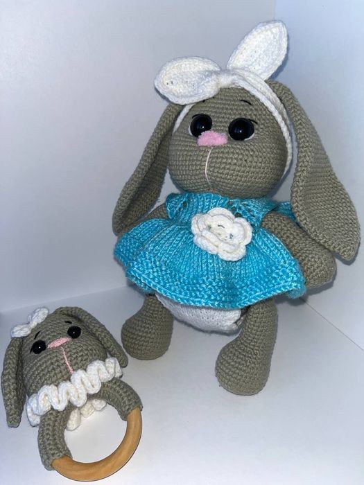 Игрушка вязаный зайка