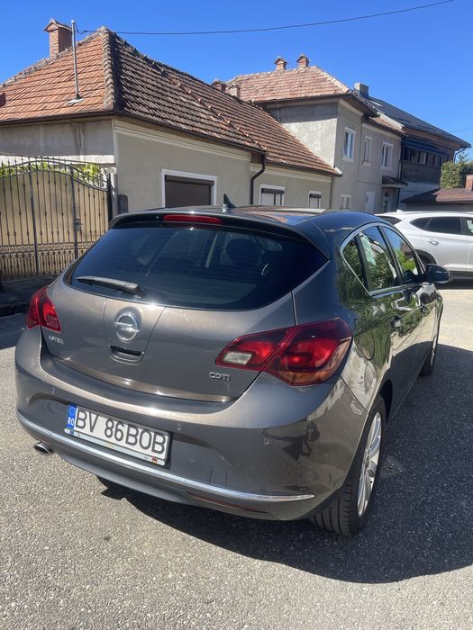 Opel Astra J 2.0 diesel model scurt automata