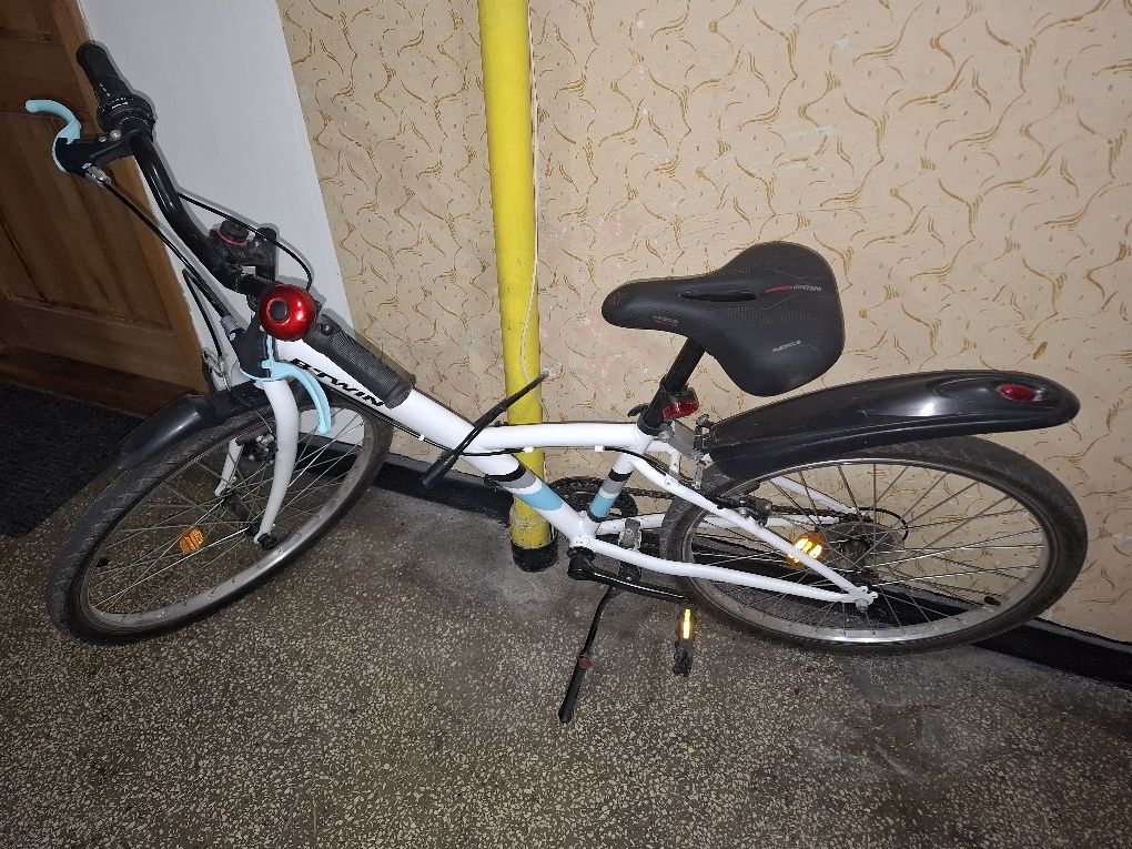 Vând bicicleta 24''