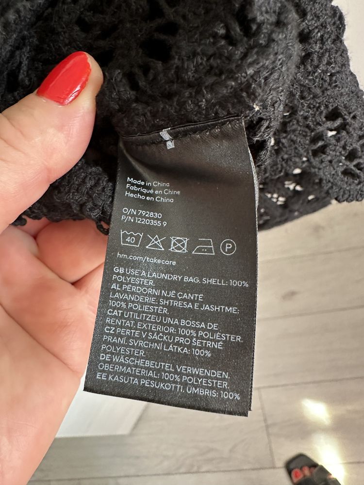 Top H&M neagru crosetat