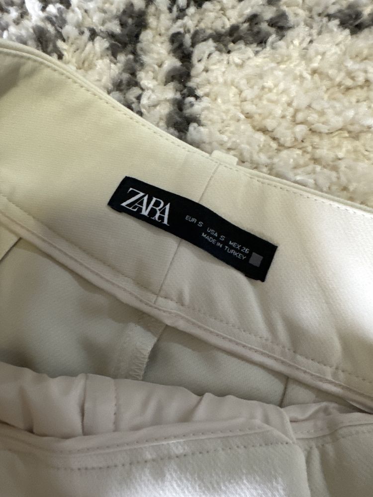 Pantaloni Zara S