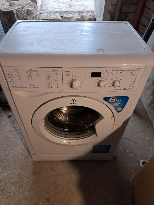 Пералня Indesit за части