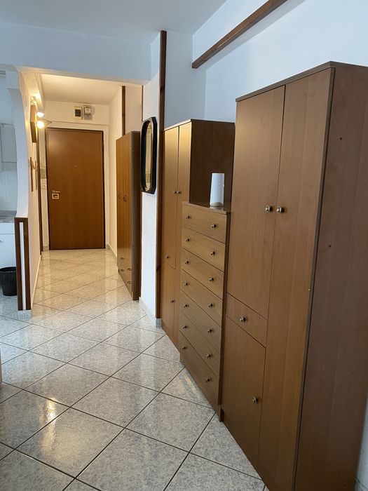 Inchiriez apartament