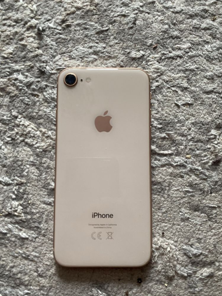iPhoe 8 64 продам