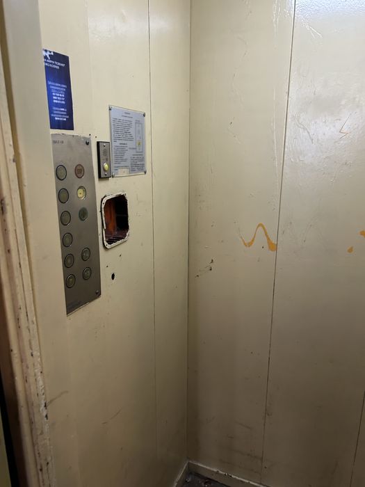 Облицоване на асансьори и други помещения.