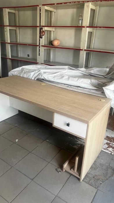 Офисный стол 2 штуки