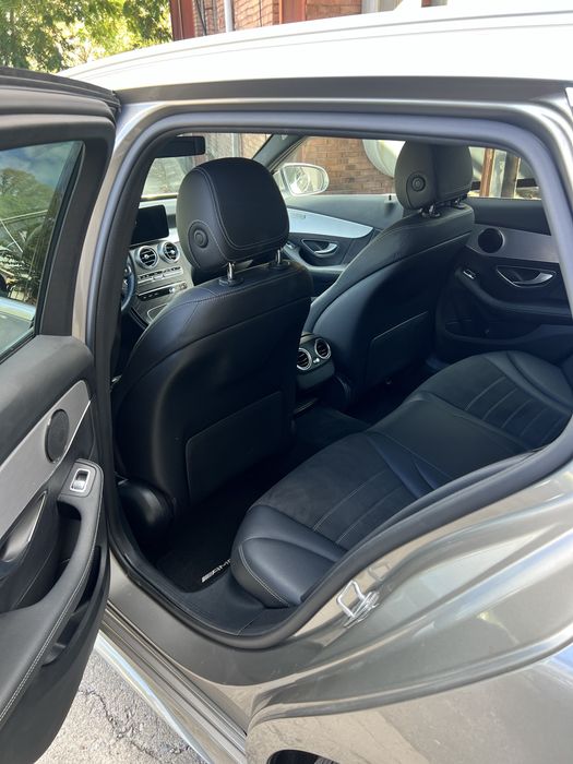 Продавам Mercedes Benz C220 9-G Tronic