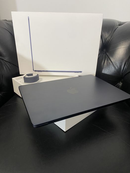 MacBook Air 13-inch/ M4 / 16 Gb RAM / 256 GB / Midnight / Desigilat