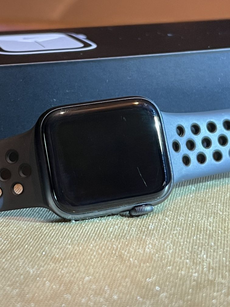 Apple watch se 40mm 1год горянтие