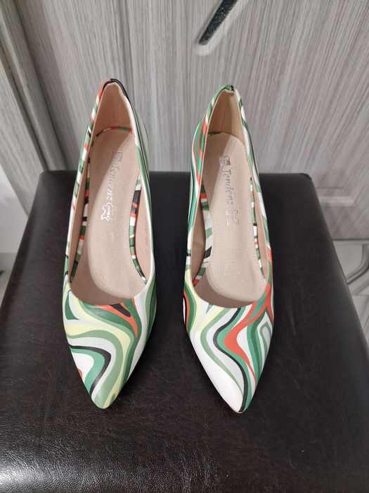 Pantofi din piele,model deosebit