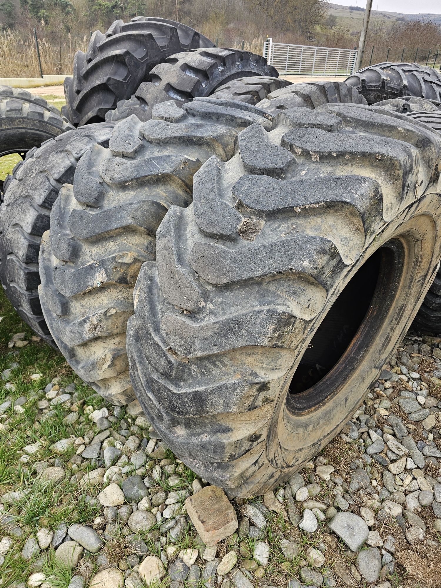Anvelope 20.5 R 25 michelin.