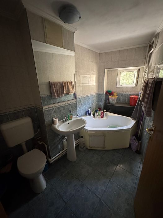 VÂNZARE apartament 4 camere, 92mp, Decomandat, Petre Ispirescu 31