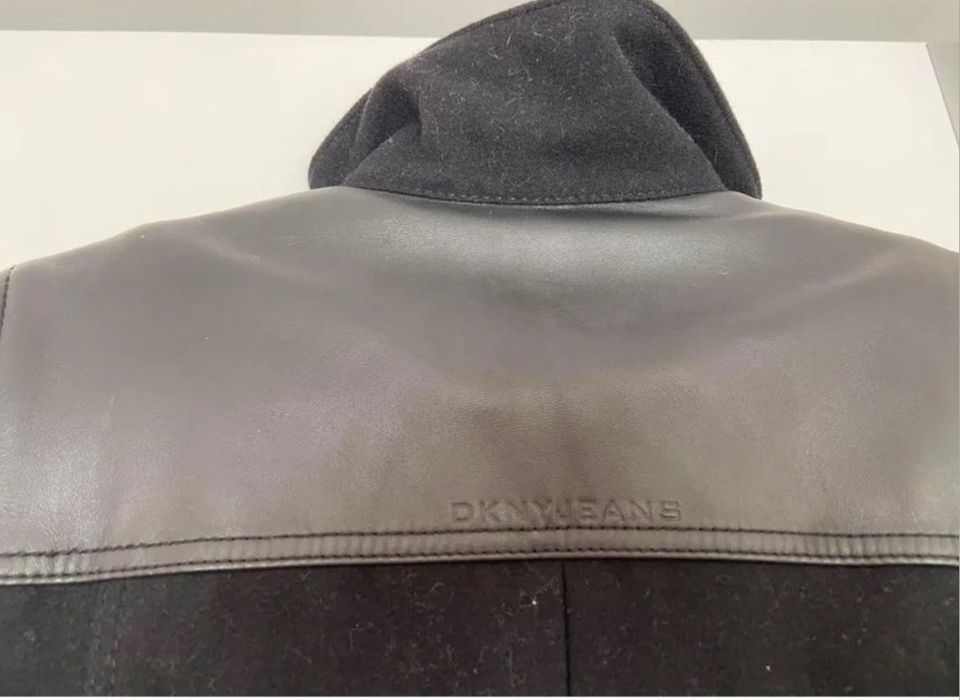 Вълнено палто с кожени елементи DKNY Jeans