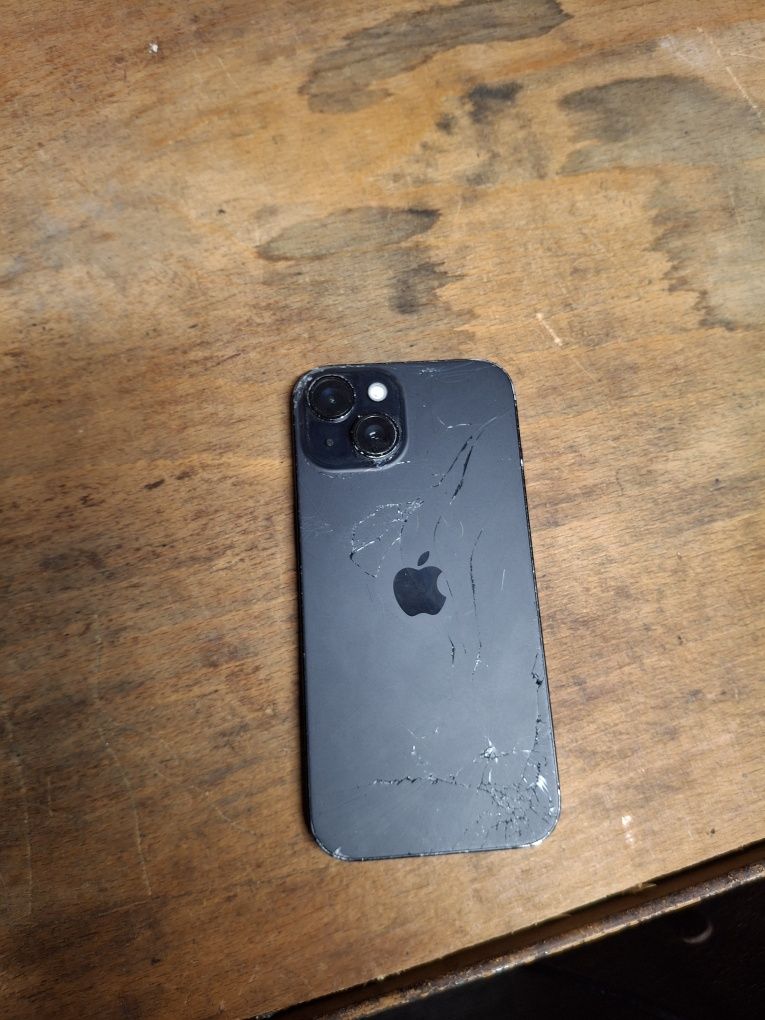 Iphone 15 заключен