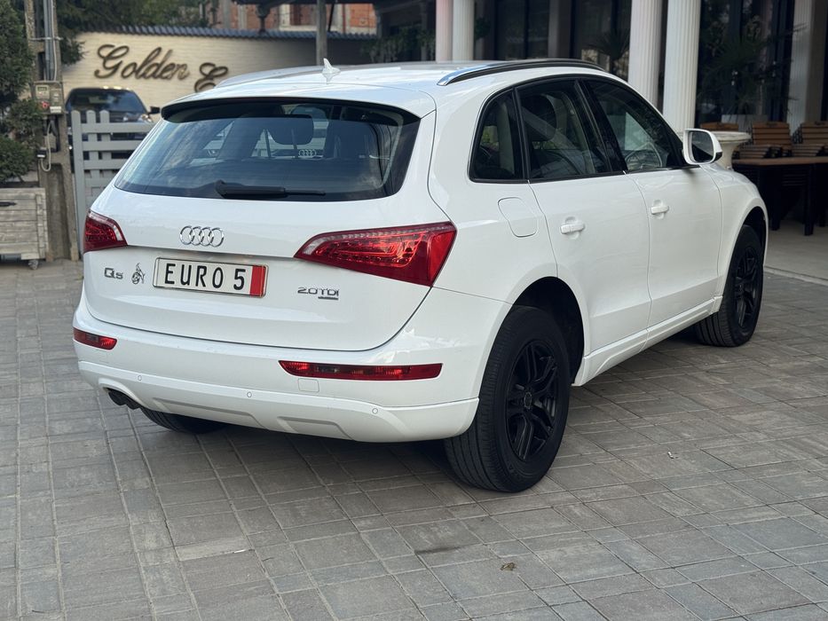 Audi Q5 2.0 TDI  QUATTRO/ euro5 / bixenon / Navi