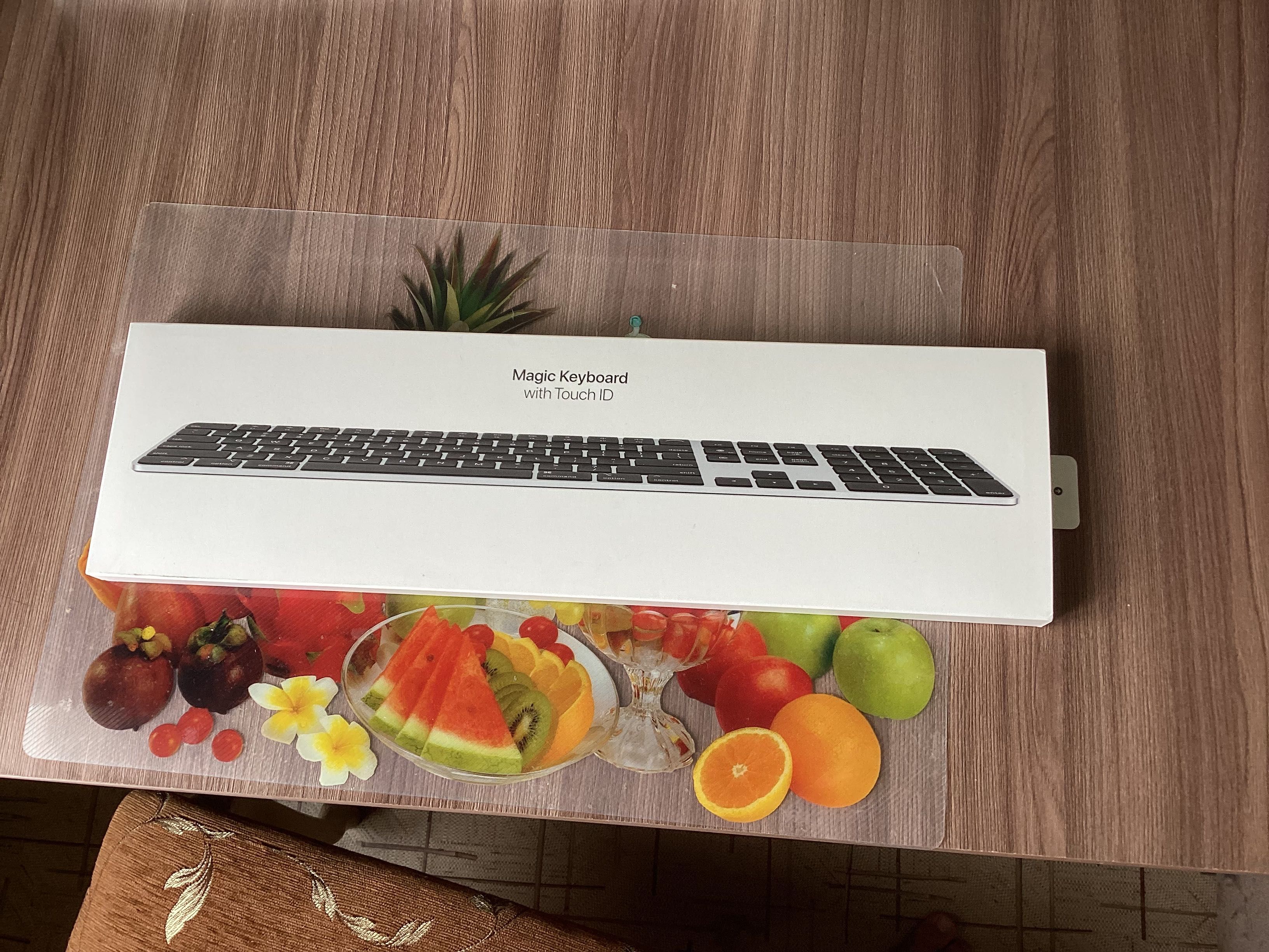 Apple Magic Keyboard (with Touch ID) Б/У