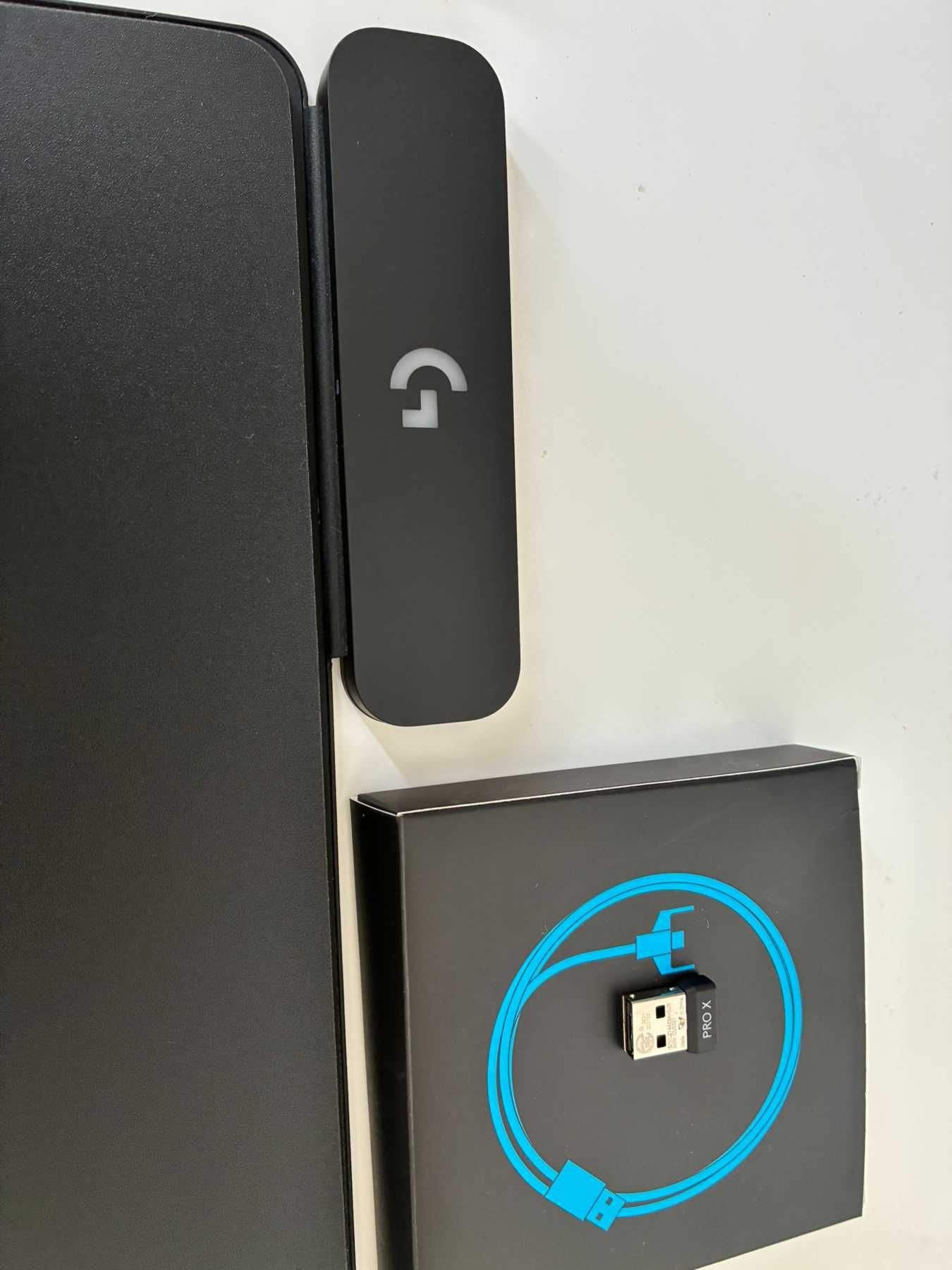Мишка Logitech Superlight + Подложка Logitech PowerPlay