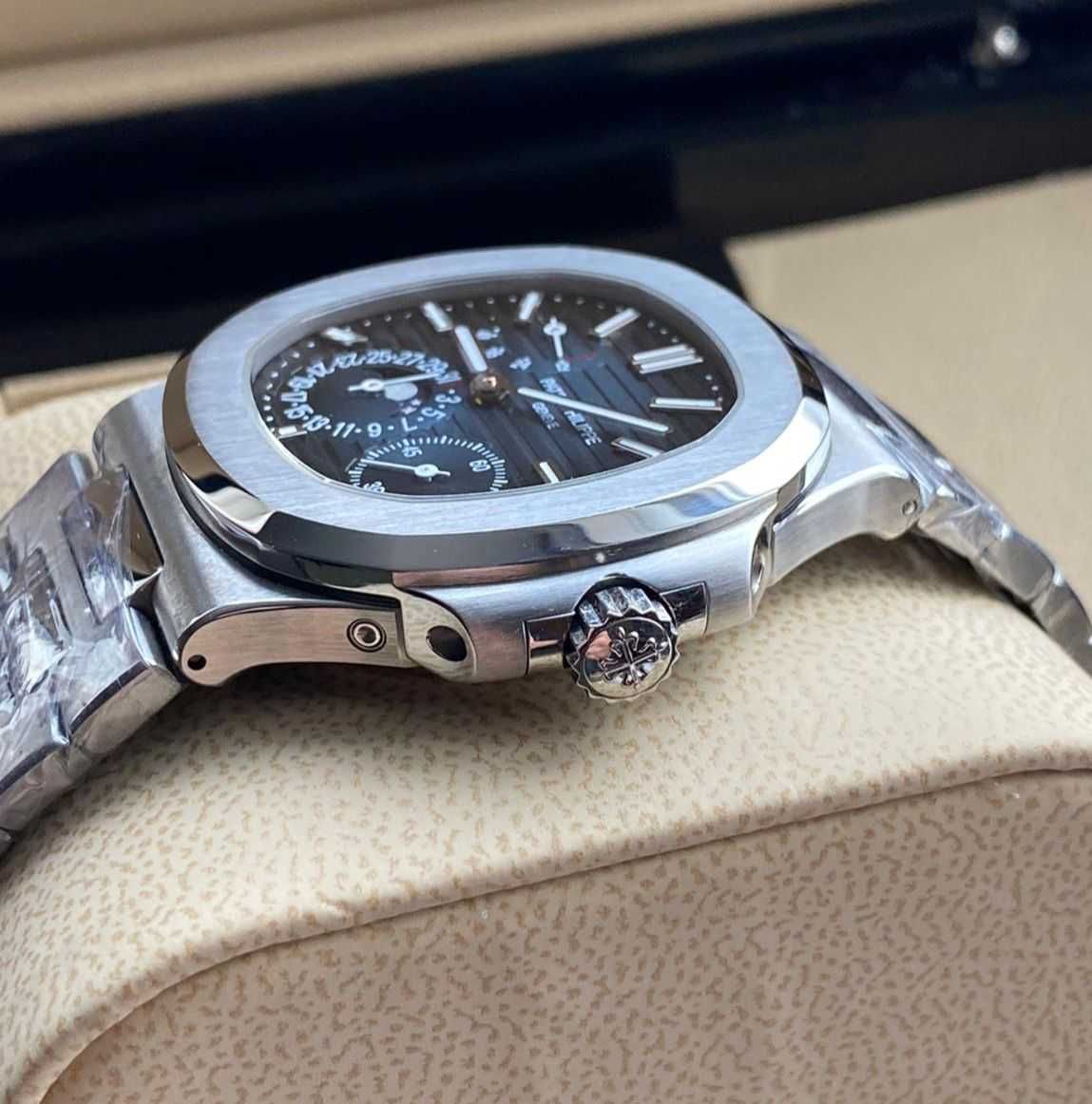 Patek Philippe Nautilus  5712 Power Reserve Moonphase