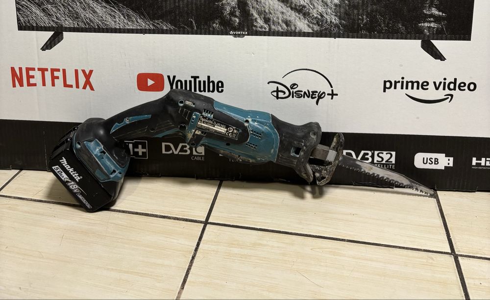 MDM vinde: Fierastrau sabie Makita DJR185+Acumulator.