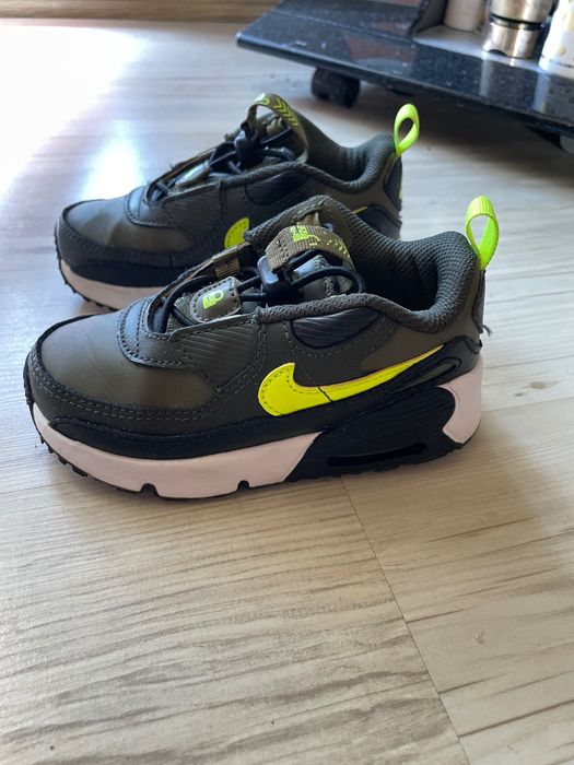 Air max baieti marimea 26