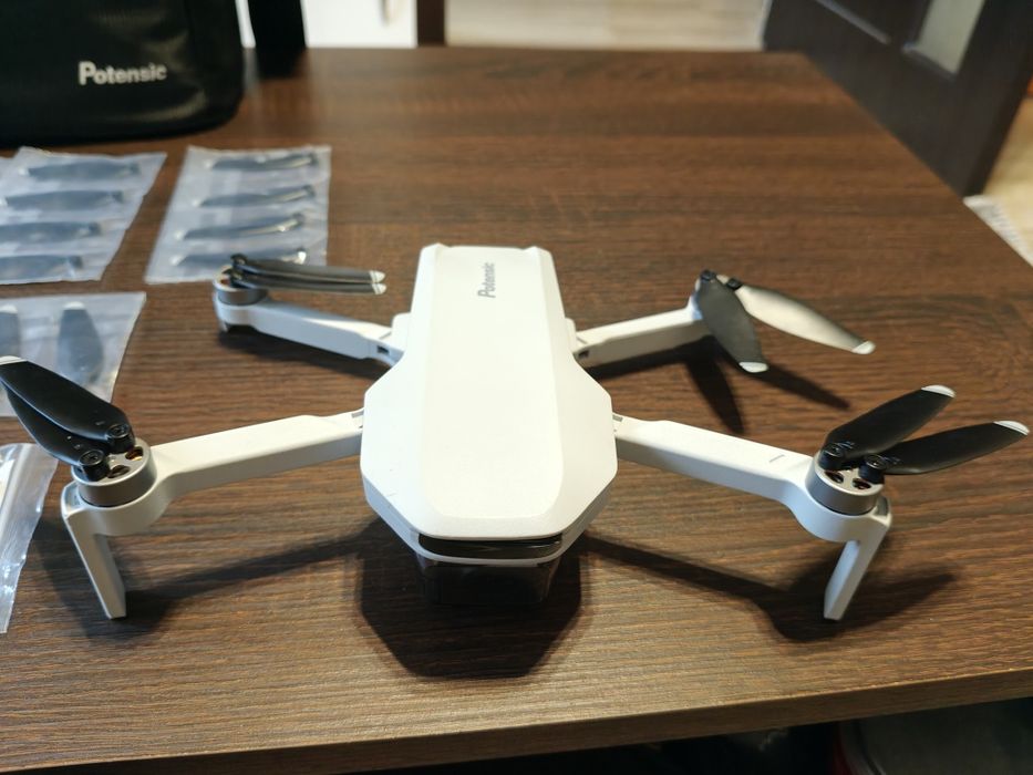 Drona Potensic Atom 4k gimbal 3 axe Fly more combo