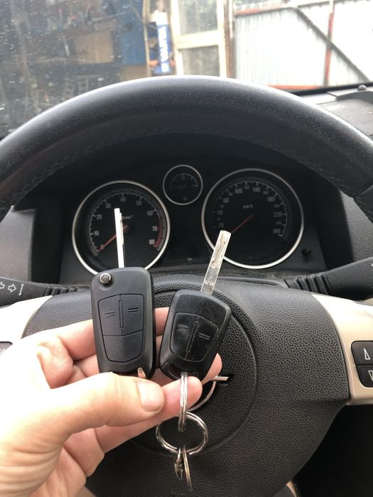 Cheie auto noua de rezerva/duplicare cheie auto/repar contacte blocate