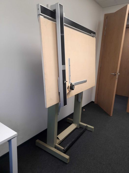 Чертожна дъска Robotron Reiss СПЕШНО