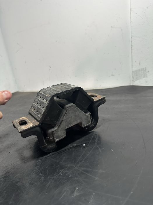 Suport tampon motor Mercedes vito  W638 2.2 CDI 6382411713