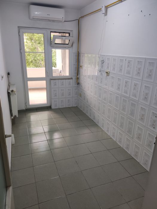 Ofer spre închiriere apartament cu 1 cameră