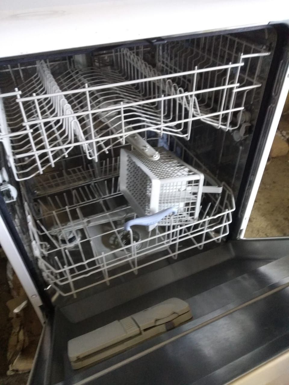 Продам посудомоечную машину BEKO