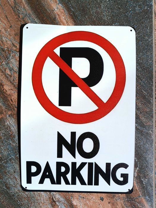 Табела „NO PARKING“ , метална в два варианта.