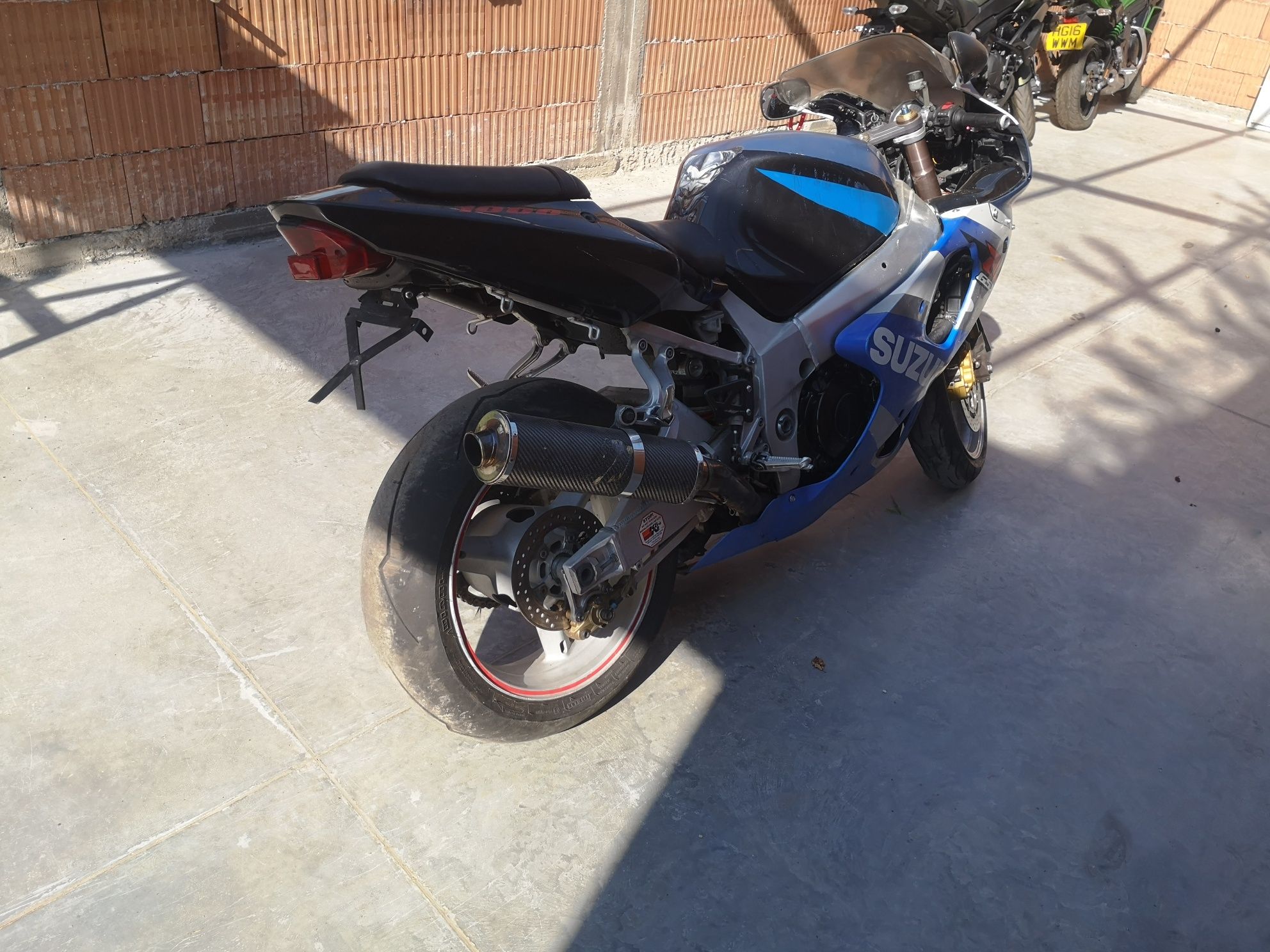 Suzuki gsxr k2 1000 на части