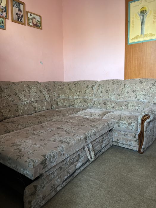 Продам диван угловой