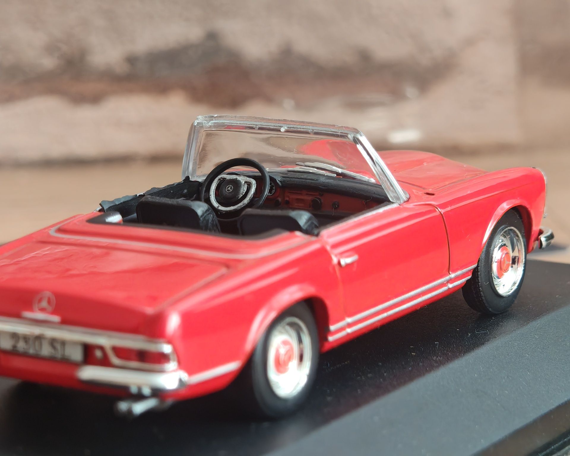 Колекционерски модел Mercedes-Benz 230 SL "Pagoda" 1:43