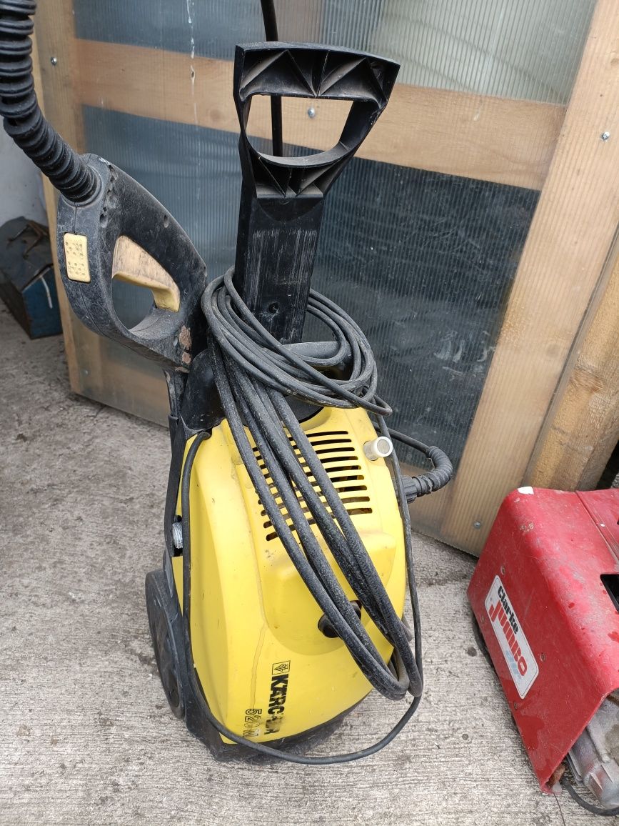 Aparat presiune karcher .  Dewalt