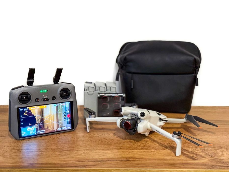 DJI Mini 4 Pro Fly More Combo – ca nouă + DJI Care Refresh
