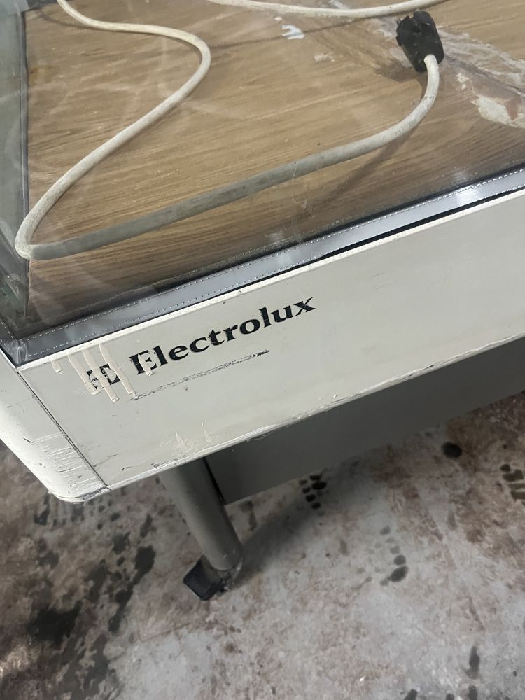 Хладилна витрина Electrolux