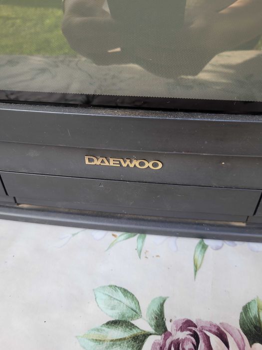 Televizor marca DAEWOO, model vechi, color